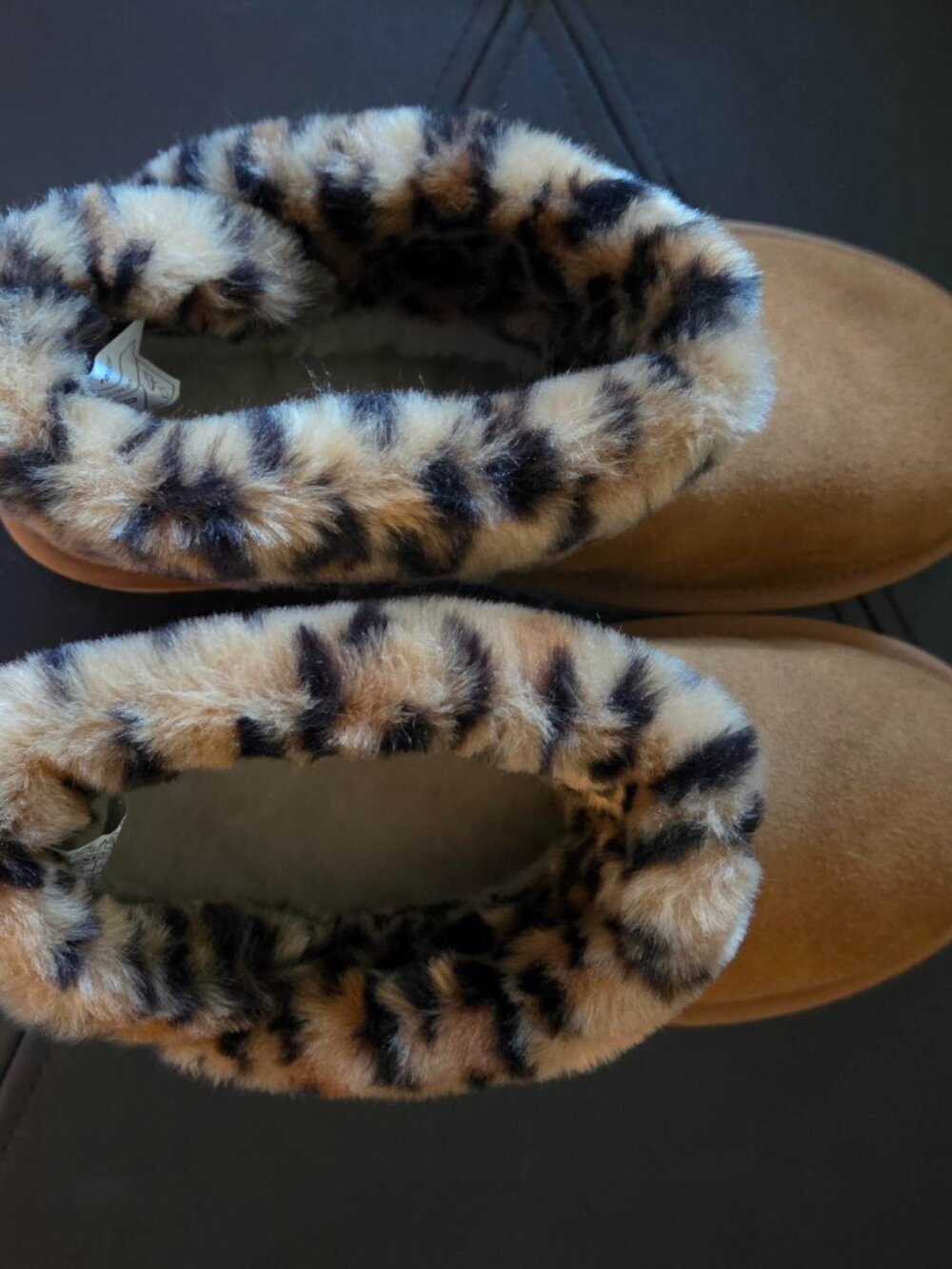Mini Winter Boot Koolaburra by UGG Size 6